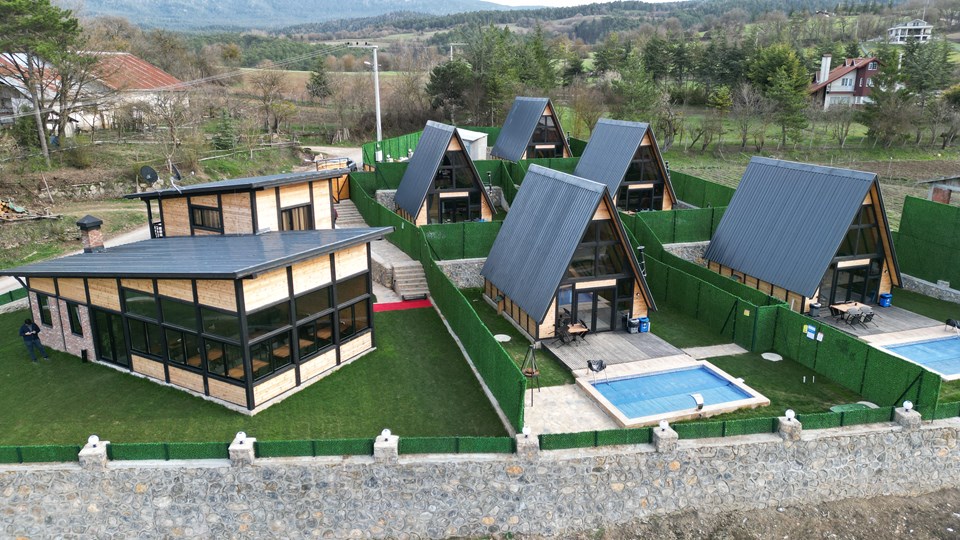 Completed mixed-model resort in Turkey, including Stella 70 and Stella 82. Pools, landscaping and shared buildings are project-specific.
